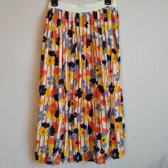 NWT Modcloth Beautifully Upbeat Pleated Mi… - Picture 3 of 8